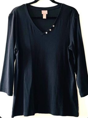 Women’s V-Neck Black Long Sleeve Top with Button Details. PTP 24”, Lenght 29”